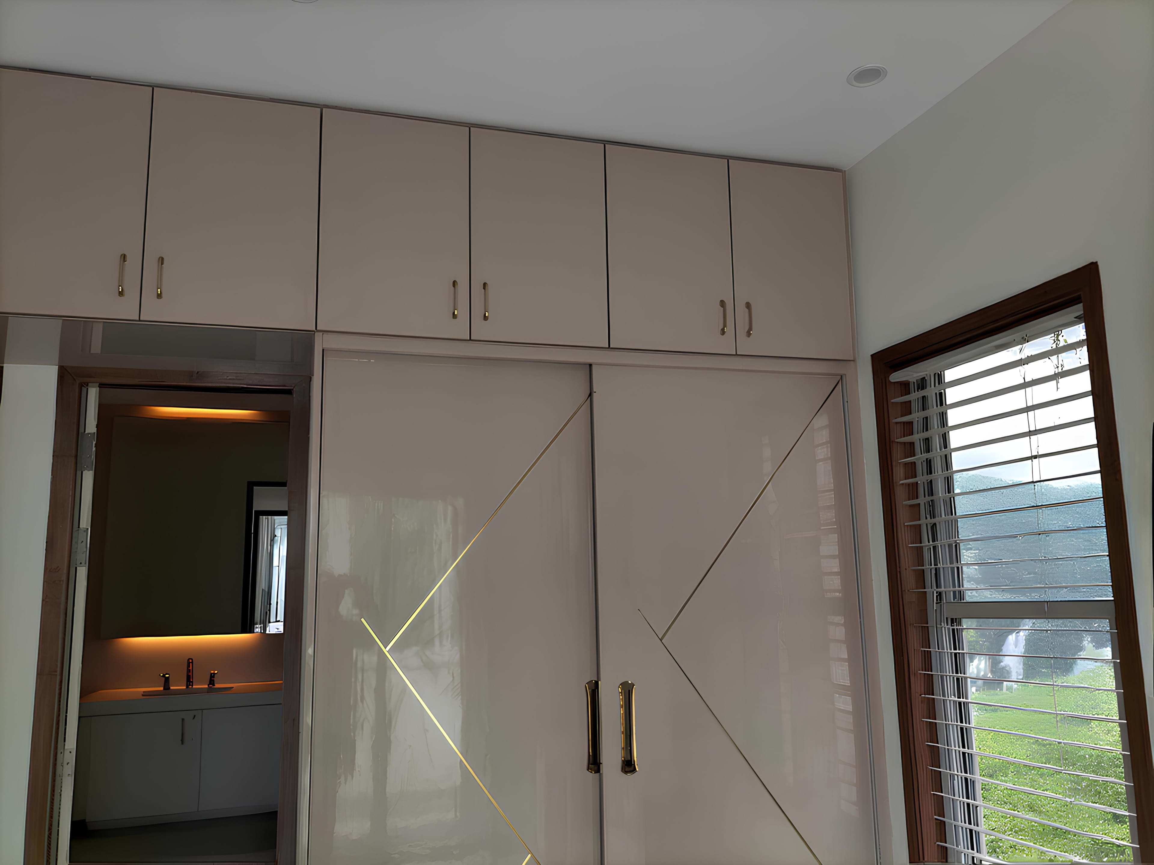 Wardrobe / closet